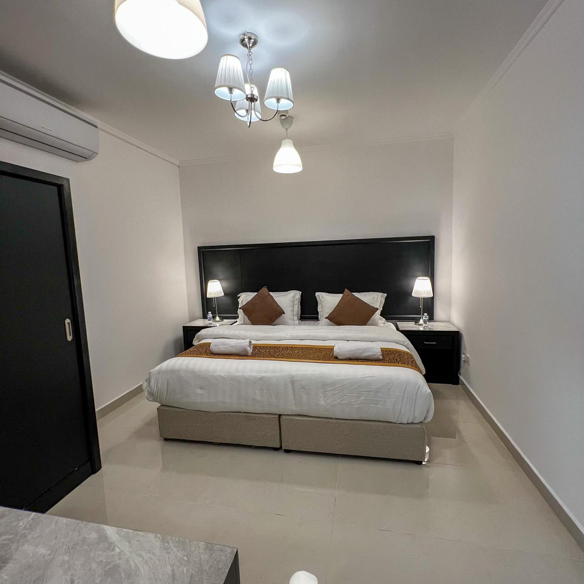 Sky-high عنان السماء Apartment