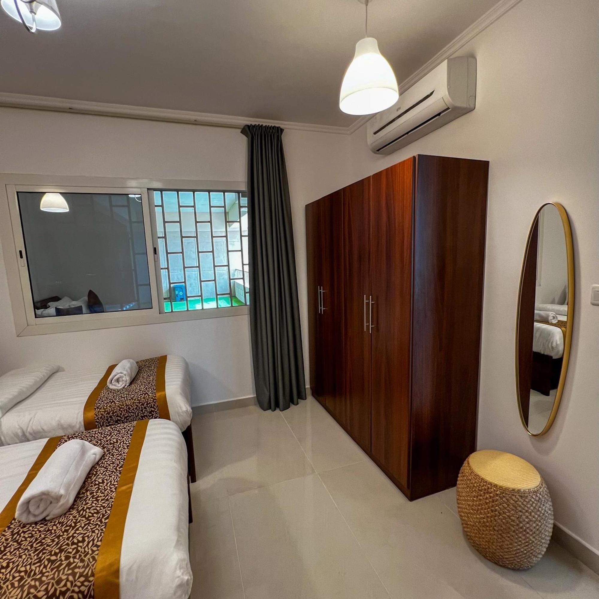 Apartment Sky-high عنان السماء