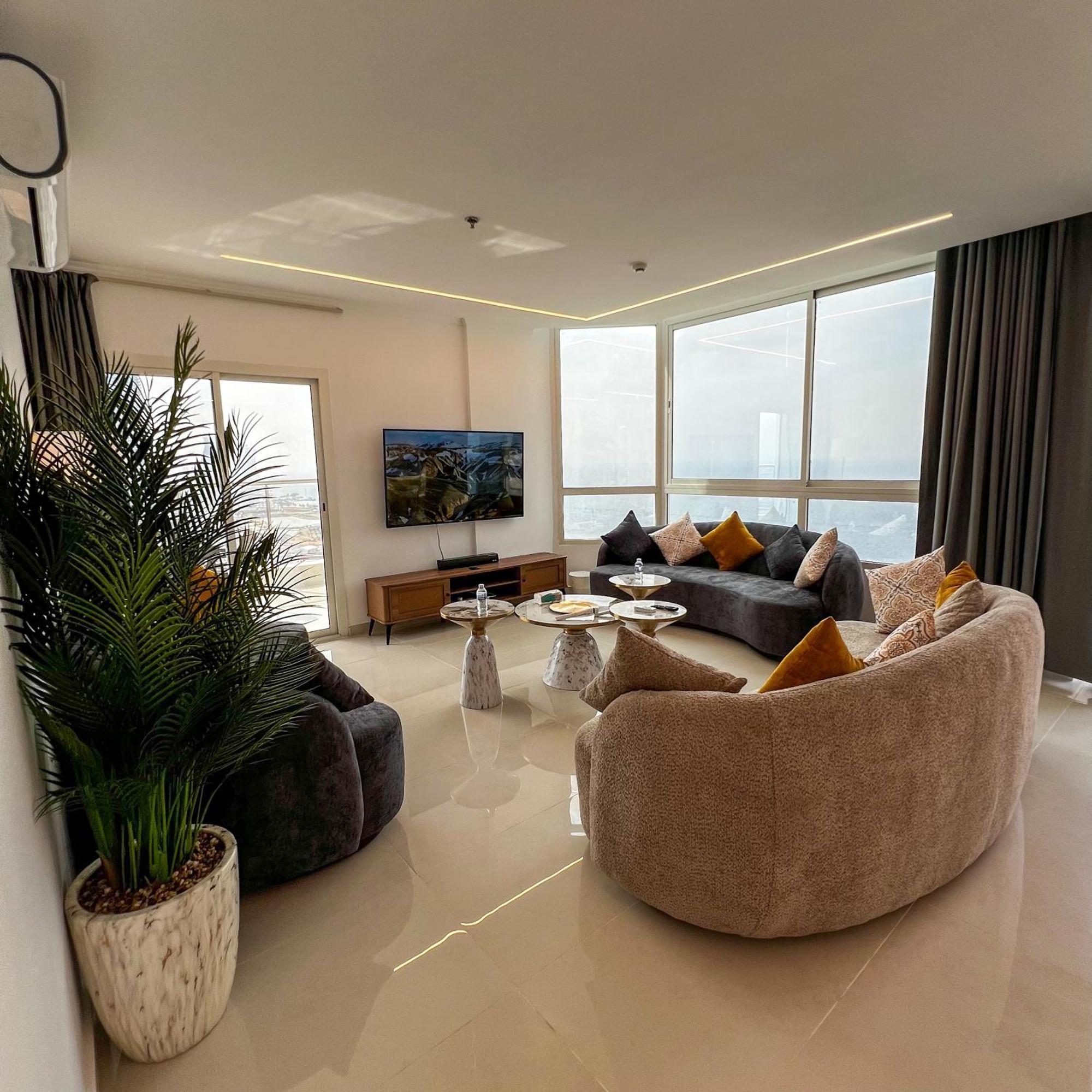 Apartment Sky-high عنان السماء *