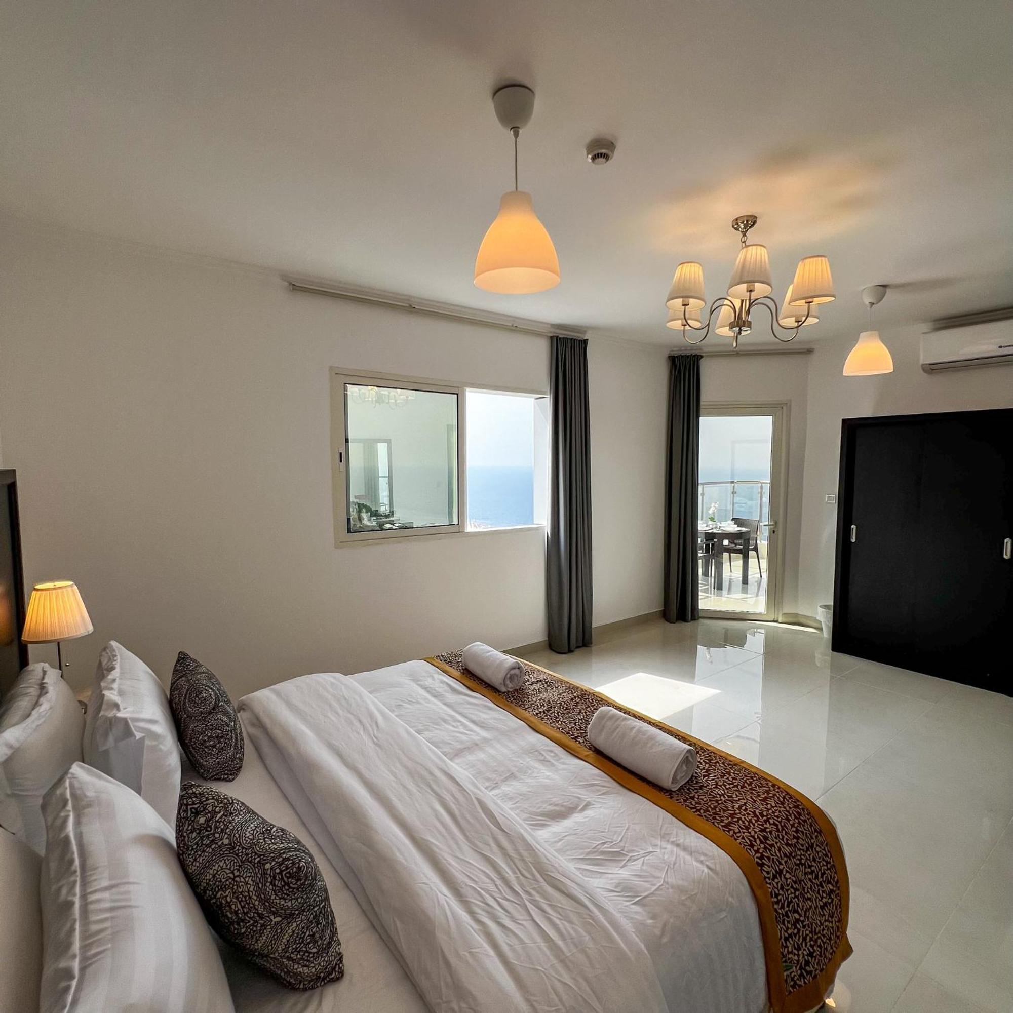 Apartment Sky-high عنان السماء *