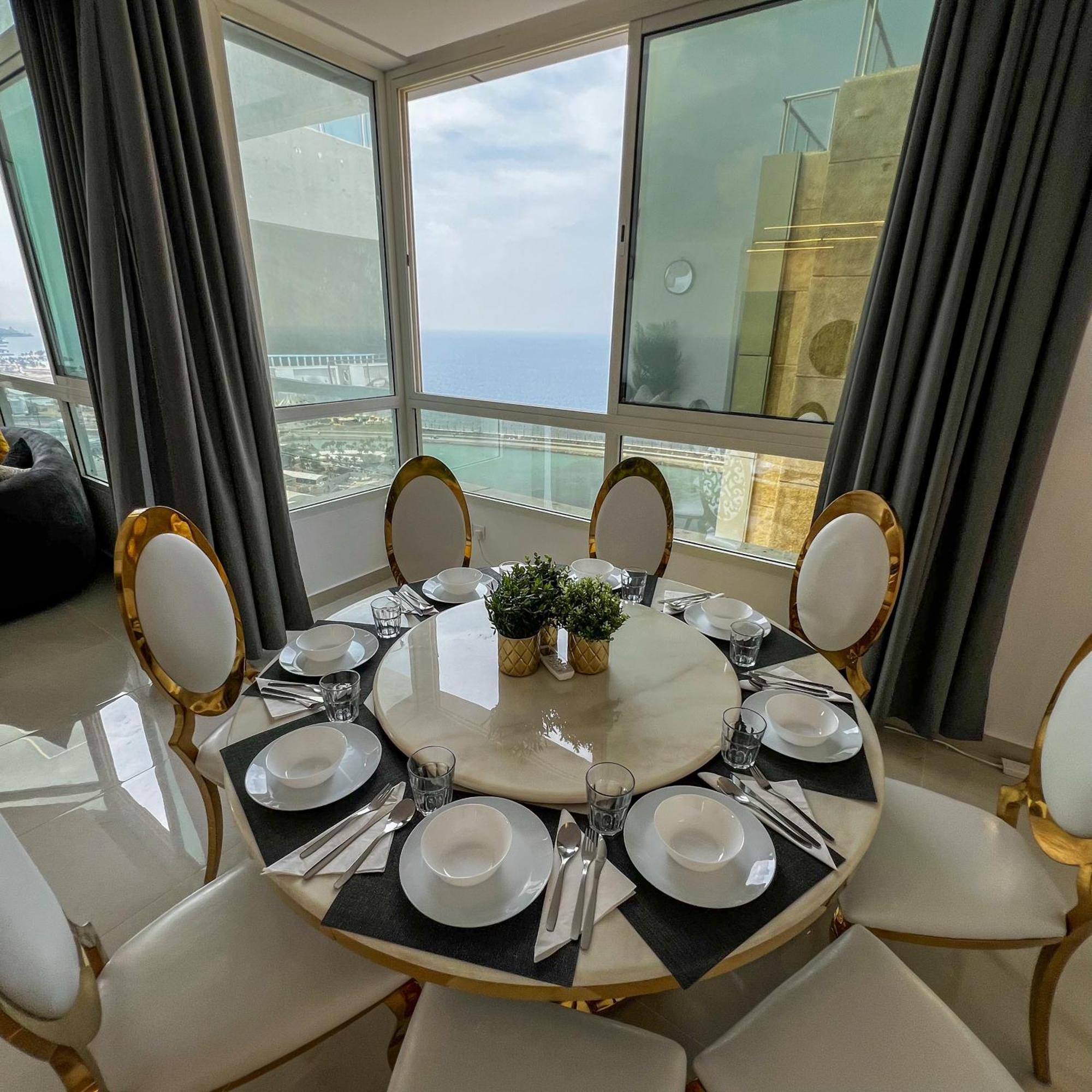 Sky-high عنان السماء Apartment
